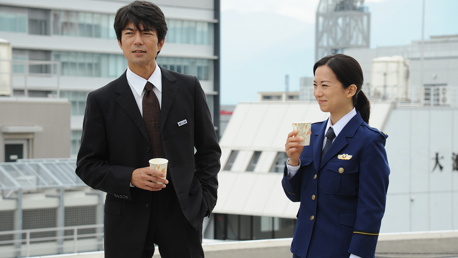 横山秀夫サスペンス「陰の季節」「刑事の勲章」 [DVD] ggw725x 横山秀夫 サスペンス 陰の季節、刑事の勲章 全2枚 レンタル落ち